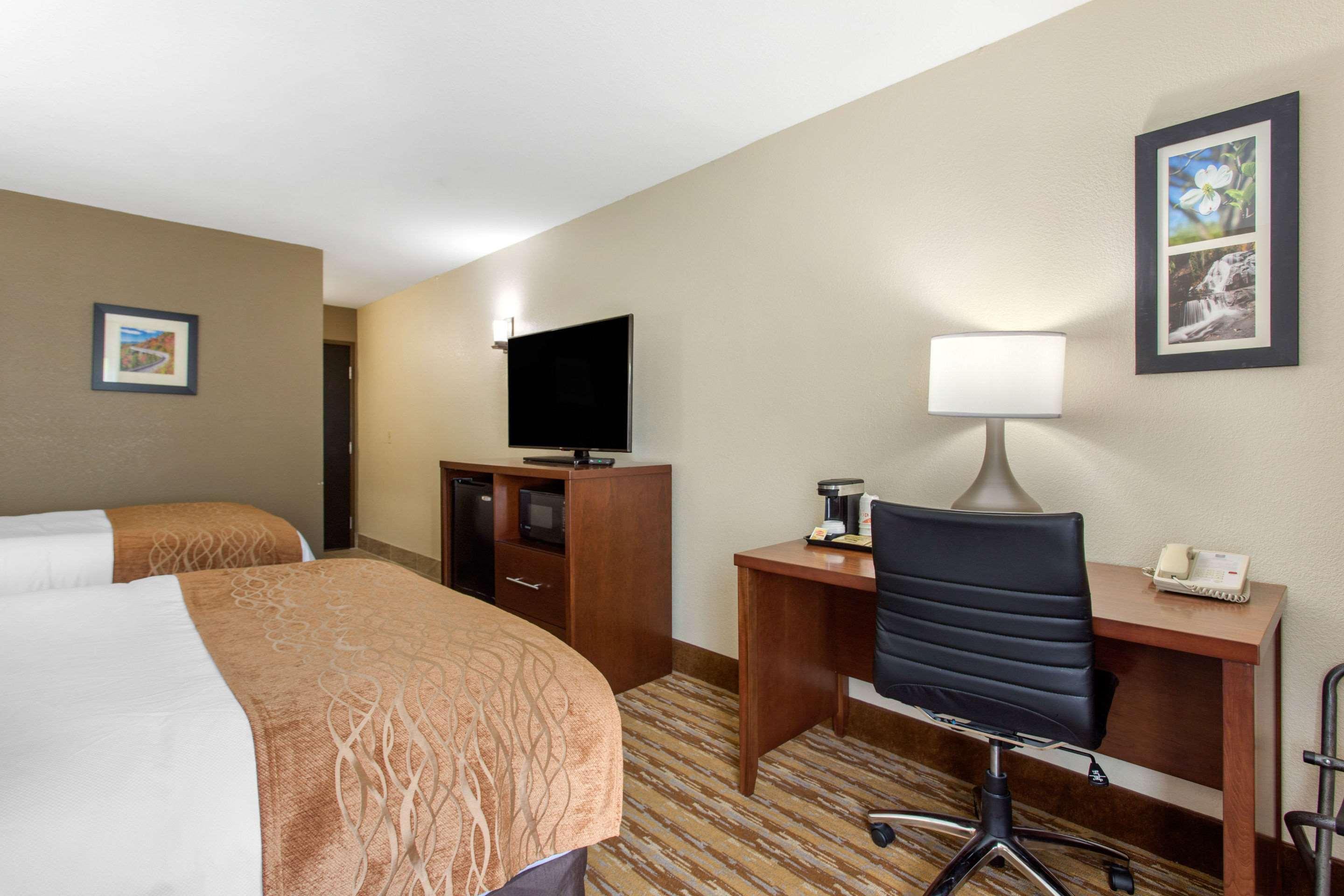 Comfort Inn Asheville East-Blue Ridge Pkwy Access Exterior foto
