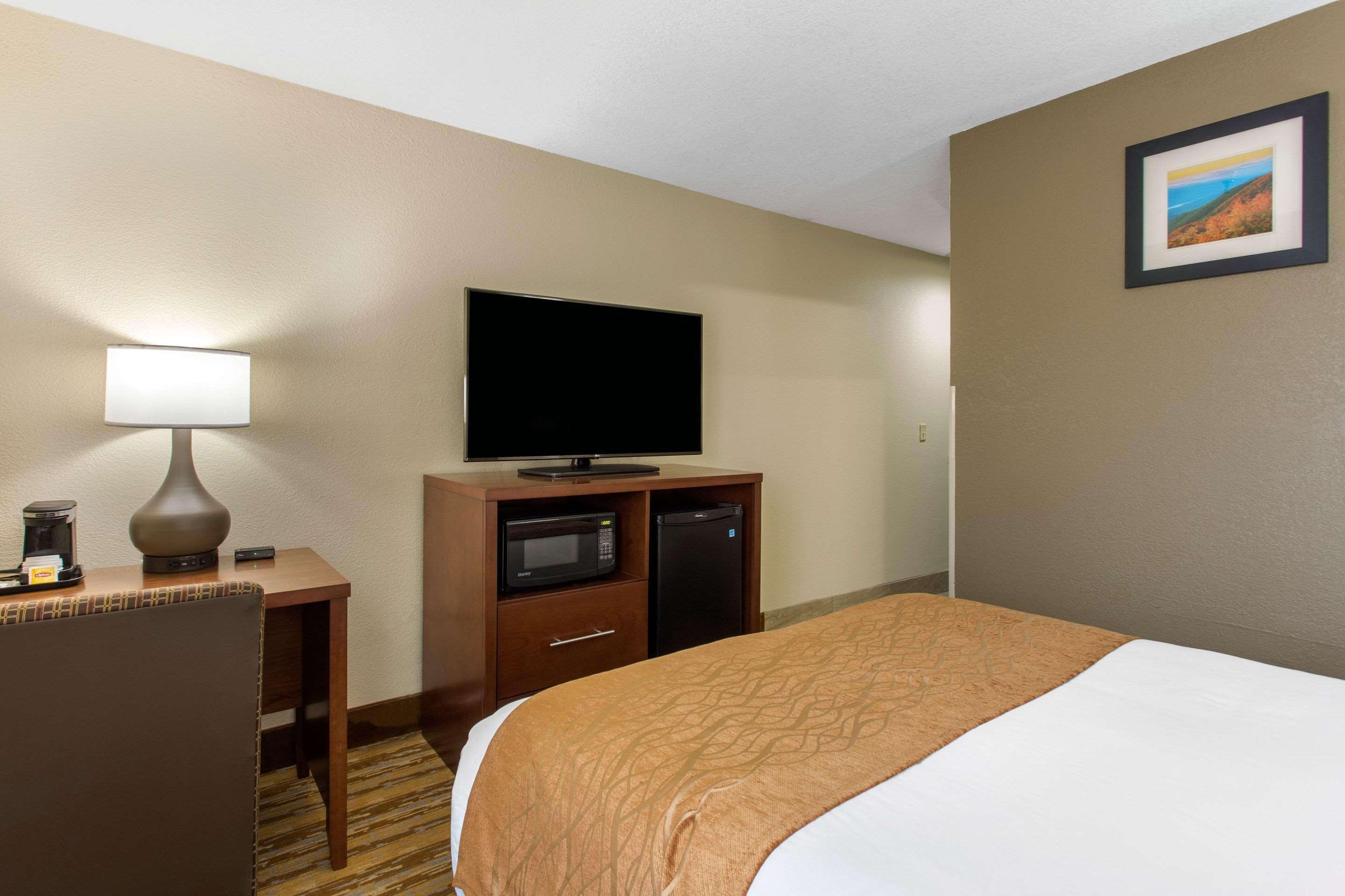 Comfort Inn Asheville East-Blue Ridge Pkwy Access Exterior foto