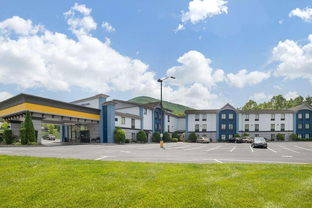 Comfort Inn Asheville East-Blue Ridge Pkwy Access Exterior foto