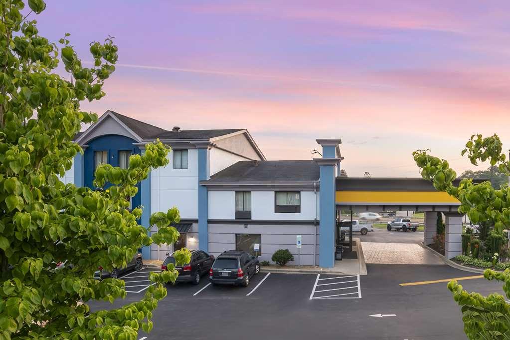 Comfort Inn Asheville East-Blue Ridge Pkwy Access Exterior foto