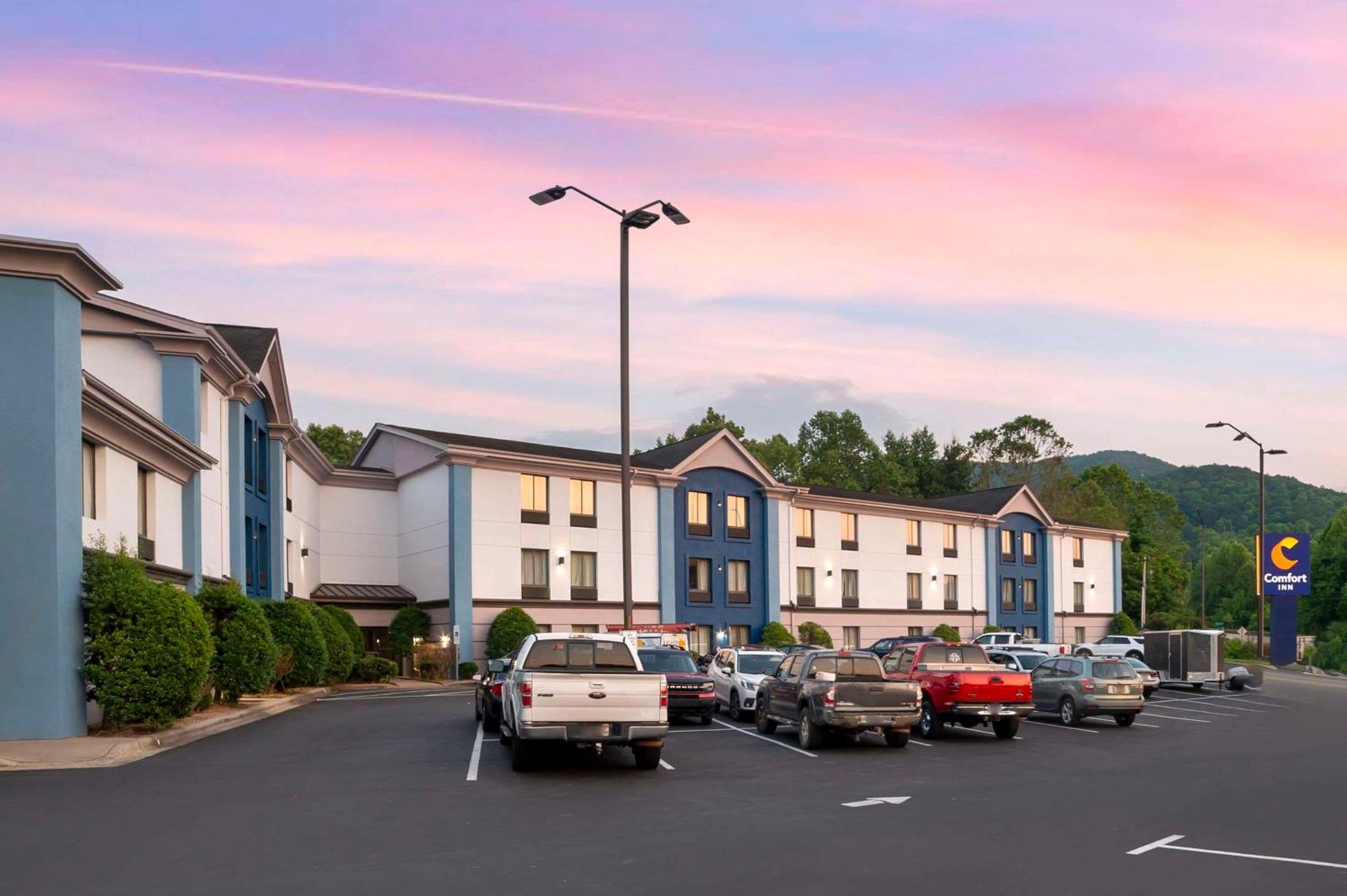 Comfort Inn Asheville East-Blue Ridge Pkwy Access Exterior foto