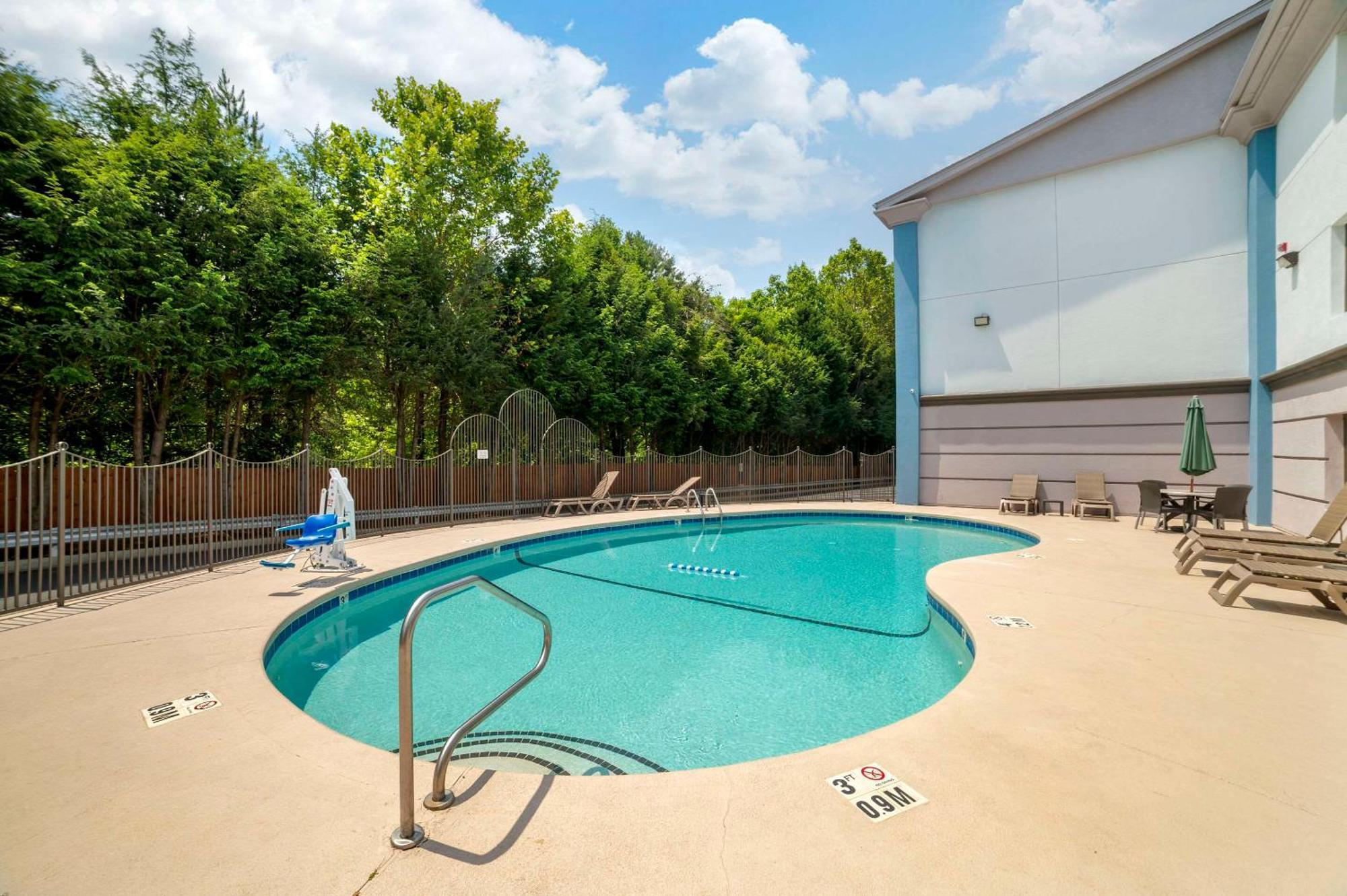 Comfort Inn Asheville East-Blue Ridge Pkwy Access Exterior foto