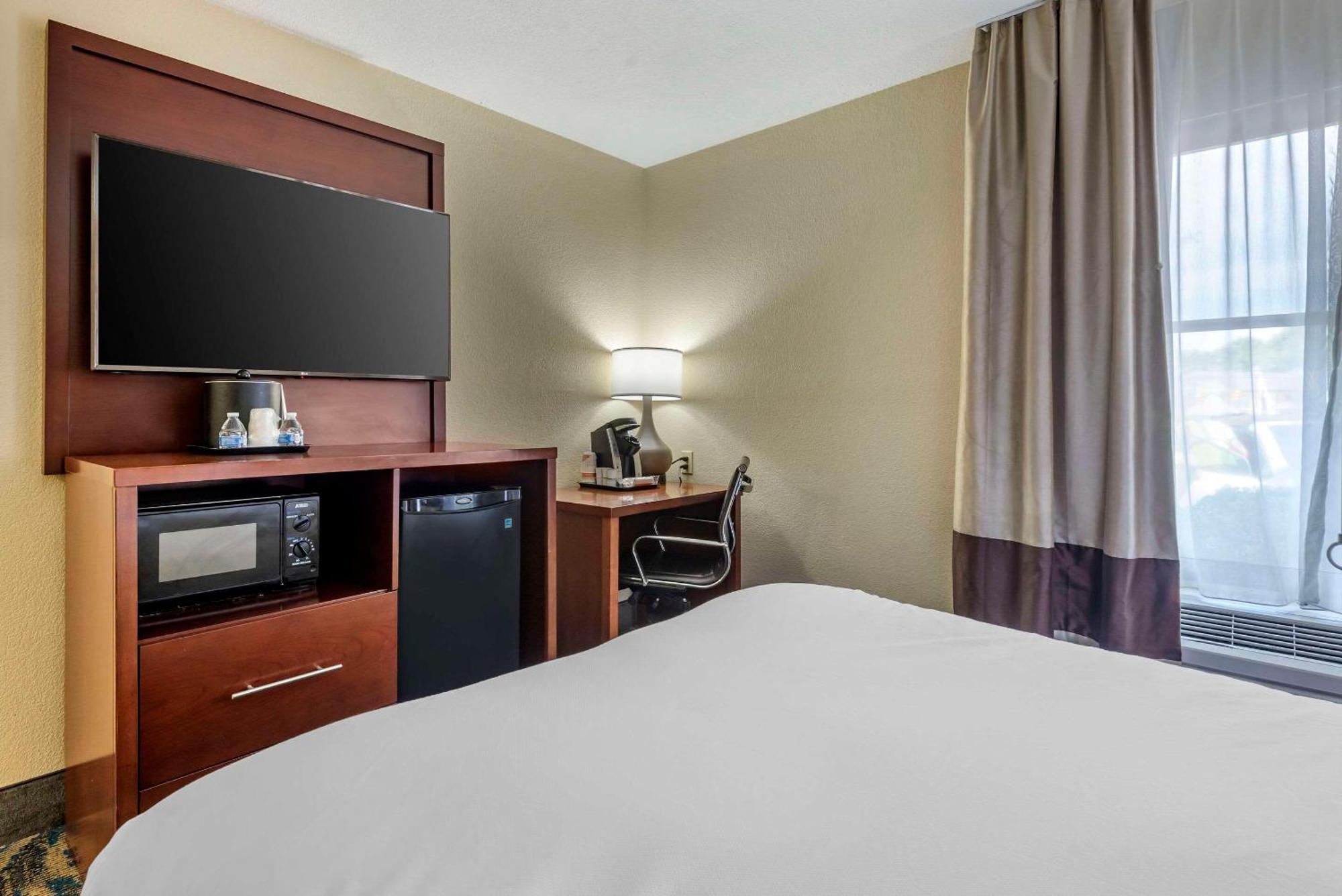 Comfort Inn Asheville East-Blue Ridge Pkwy Access Exterior foto